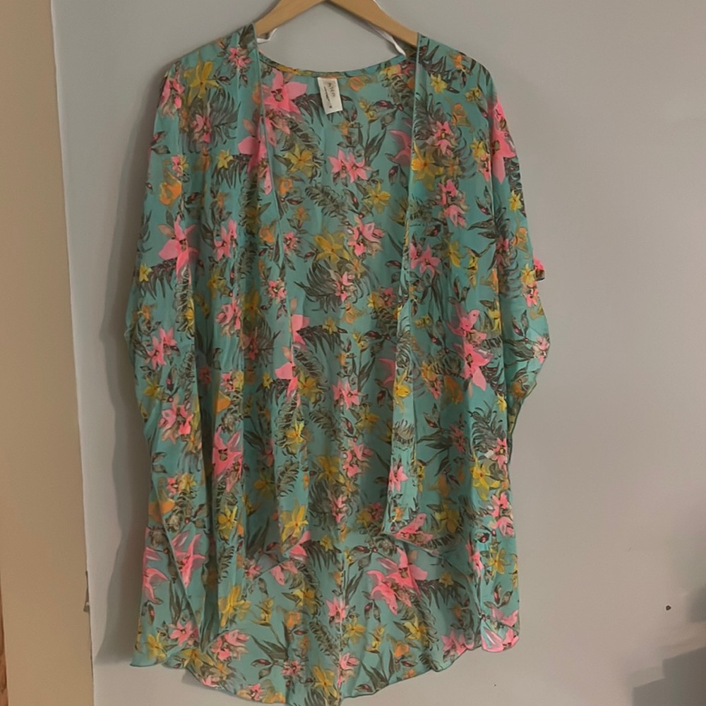 Interi Aqua Floral Kimono Top batwing semi Sheer